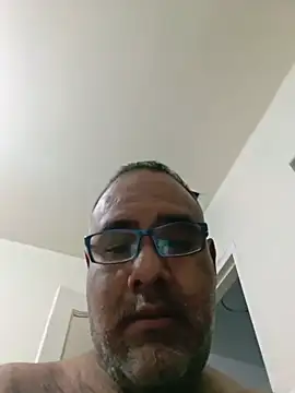 Snapshot of PhillDrake11 chatting on July 13, 2026, 3:42 am PhillDrake11 online show from July 13, 2026, 3:42 am