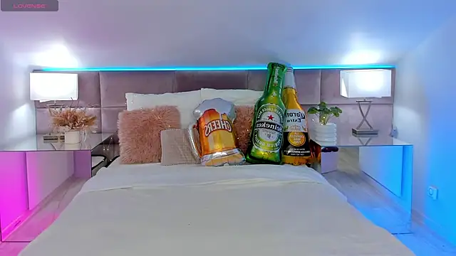 Snapshot of MiaMuse chatting on September 21, 2025, 7:15 pm MiaMuse online show from September 21, 2025, 7:15 pm