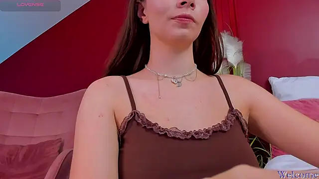 Snapshot of MiaMuse chatting on October 9, 2025, 12:14 pm MiaMuse online show from October 9, 2025, 12:14 pm