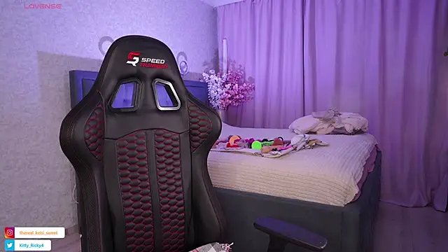 Kitty Ricky online show from November 22, 2025, 10:14 am