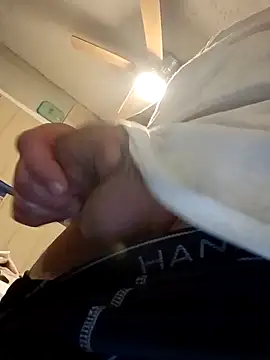 Snapshot of Jewfish420 chatting on October 17, 2025, 5:43 am Jewfish420 online show from October 17, 2025, 5:43 am