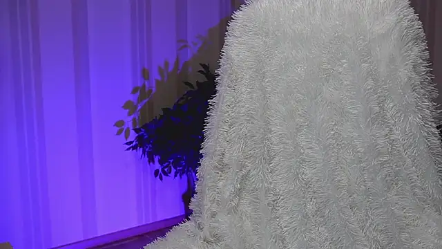 Danielle Thomas online show from March 22, 2025, 6:22 am