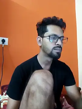 arhan3043 online show from October 17, 2025, 12:41 pm