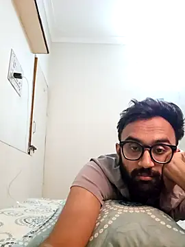 Snapshot of love4shownude chatting on October 18, 2025, 4:48 am love4shownude online show from October 18, 2025, 4:48 am