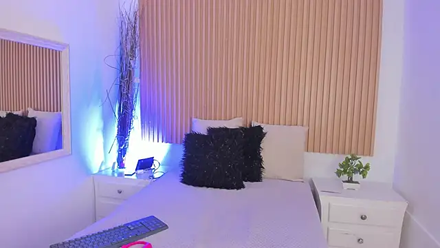 GenesisRuiz online show from February 25, 2026, 1:43 pm