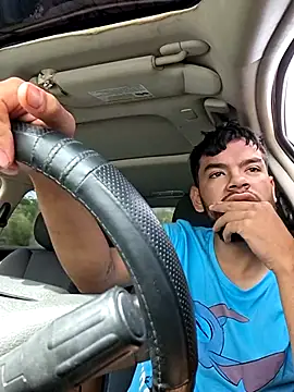 modelo38528061 online show from April 16, 2026, 5:47 pm