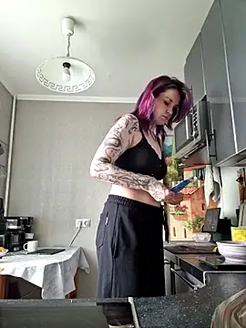 LazyTanukii online show from May 27, 2026, 6:32 am