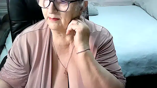 Snapshot of LolkaAlyss chatting on February 5, 2026, 5:17 pm LolkaAlyss online show from February 5, 2026, 5:17 pm