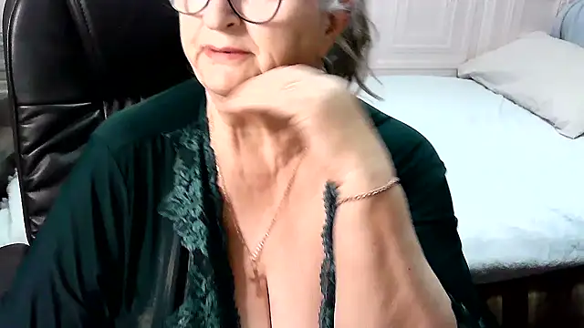 Snapshot of LolkaAlyss chatting on March 3, 2026, 6:14 pm LolkaAlyss online show from March 3, 2026, 6:14 pm