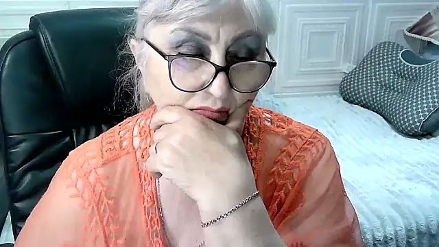 Snapshot of LolkaAlyss chatting on April 15, 2026, 7:58 pm LolkaAlyss online show from April 15, 2026, 7:58 pm