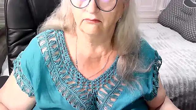 LolkaAlyss online show from May 10, 2026, 2:39 am