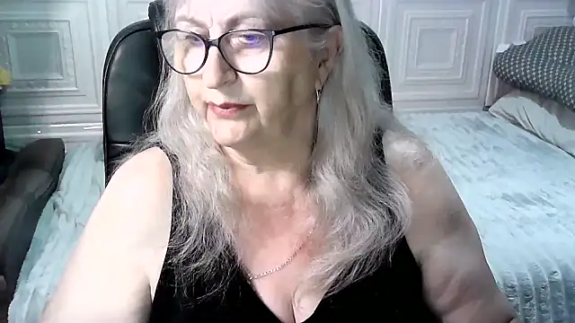 LolkaAlyss online show from May 10, 2026, 2:55 pm