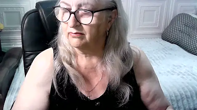 LolkaAlyss online show from May 11, 2026, 7:25 am