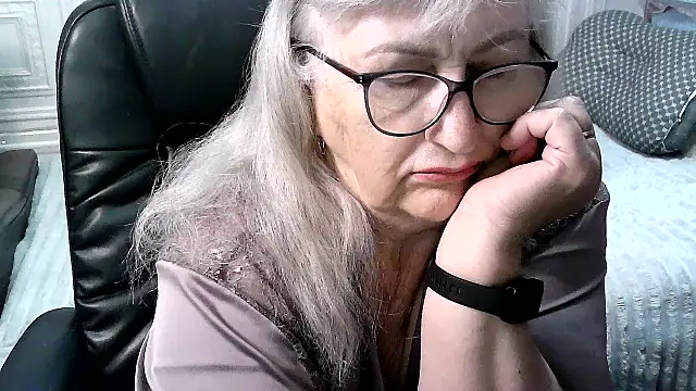 LolkaAlyss online show from May 25, 2026, 4:18 am