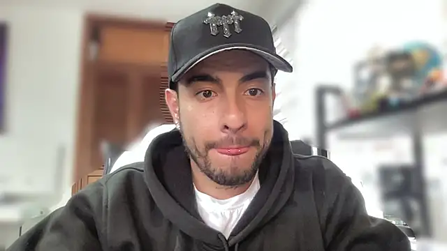 dereck fiore online show from April 17, 2026, 9:29 pm