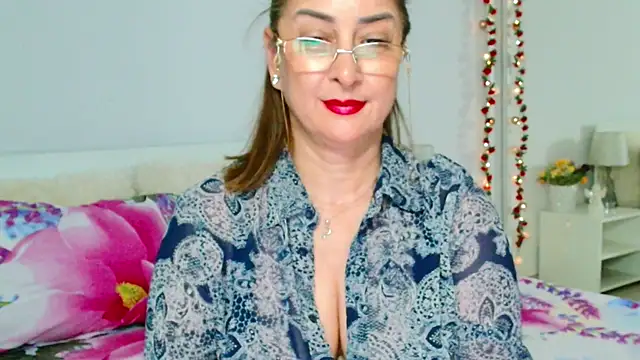 Tyana40 online show from May 15, 2026, 11:12 pm
