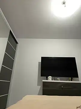 NicolePlay online show from March 18, 2026, 6:33 pm