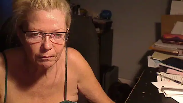 Snapshot of XTRAHORNYONE chatting on March 1, 2025, 2:48 am XTRAHORNYONE online show from March 1, 2025, 2:48 am