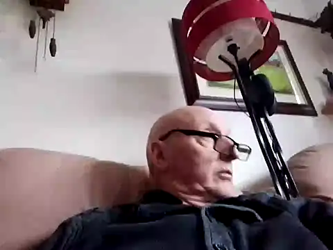 Snapshot of keeenn11 chatting on February 12, 2025, 2:10 pm keeenn11 online show from February 12, 2025, 2:10 pm