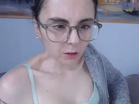Snapshot of cleophee chatting on March 18, 2025, 6:46 am cleophee online show from March 18, 2025, 6:46 am