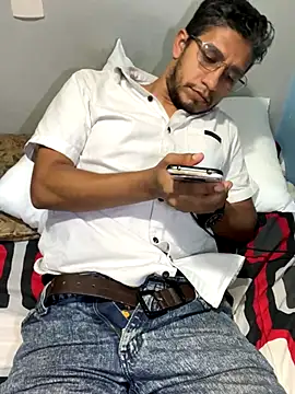 Snapshot of Darkdickhard chatting on October 21, 2025, 3:29 am Darkdickhard online show from October 21, 2025, 3:29 am