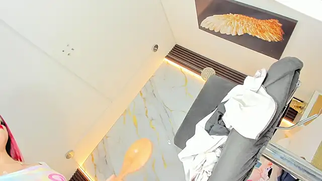 Tamara 18 online show from November 7, 2025, 6:13 am