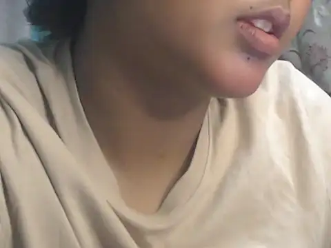 Snapshot of NancyRuvi chatting on February 22, 2026, 3:32 pm NancyRuvi online show from February 22, 2026, 3:32 pm