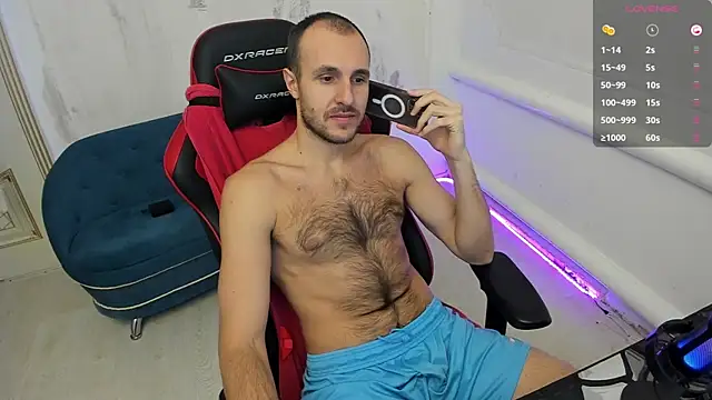 Snapshot of Raamoss chatting on December 3, 2024, 6:49 pm Raamoss online show from December 3, 2024, 6:49 pm