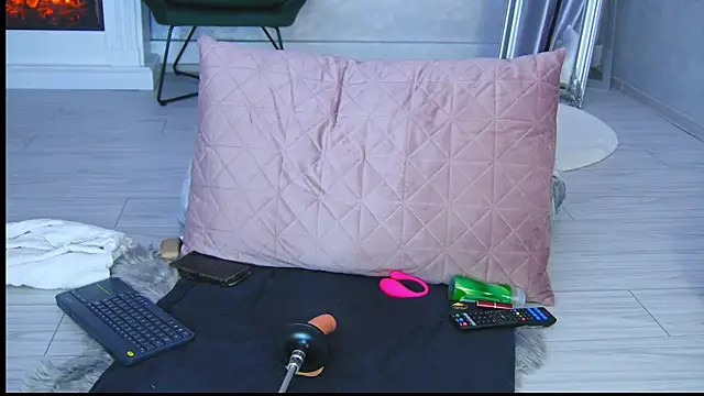 Michelle90u online show from November 9, 2025, 9:35 pm