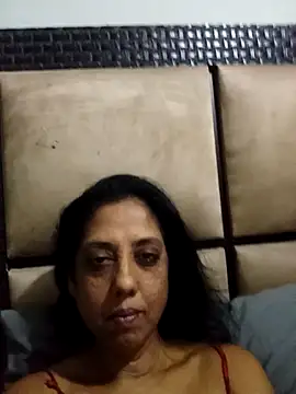 Mahi4luv online show from March 26, 2026, 11:32 pm