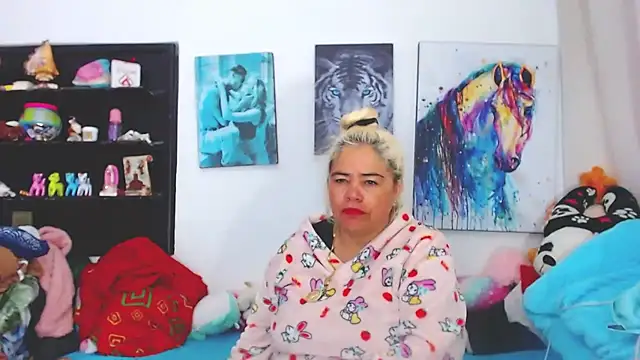 estrellita fugaz16x online show from January 27, 2025, 11:43 am