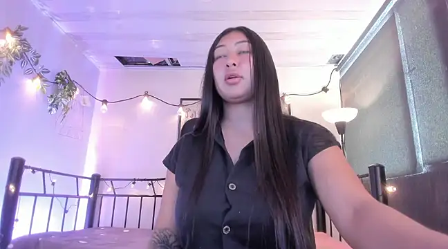 Snapshot of Pocahontas_power chatting on February 18, 2025, 4:48 pm Pocahontas power online show from February 18, 2025, 4:48 pm