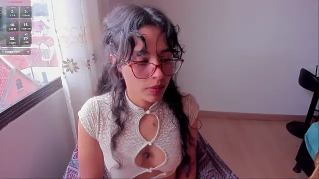 Snapshot of aluna_0310 chatting on October 11, 2025, 5:55 pm aluna 0310 online show from October 11, 2025, 5:55 pm