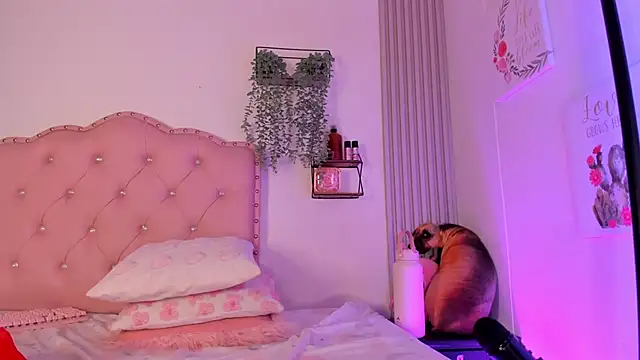 sweet nicole 11 online show from September 13, 2025, 12:27 pm