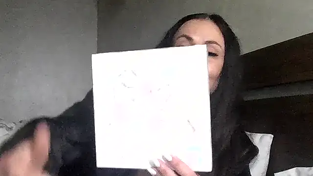 Snapshot of JulianaGold1 chatting on October 13, 2025, 9:48 pm JulianaGold1 online show from October 13, 2025, 9:48 pm