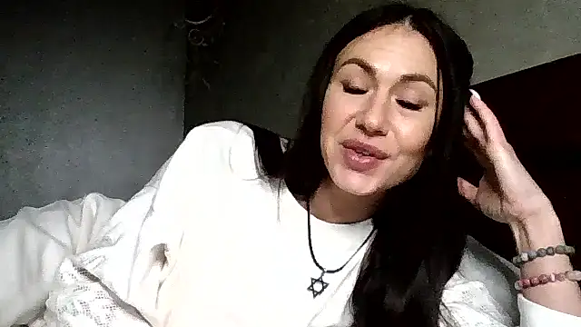 Snapshot of JulianaGold1 chatting on December 19, 2025, 8:38 pm JulianaGold1 online show from December 19, 2025, 8:38 pm