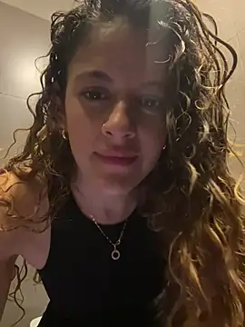 Snapshot of alana15 chatting on December 13, 2024, 7:43 pm alana15 online show from December 13, 2024, 7:43 pm