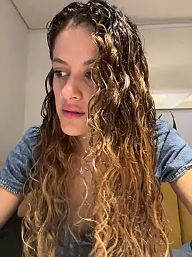 Snapshot of alana15 chatting on December 19, 2024, 8:55 pm alana15 online show from December 19, 2024, 8:55 pm