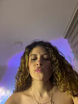 Snapshot of alana15 chatting on December 26, 2024, 12:25 am alana15 online show from December 26, 2024, 12:25 am