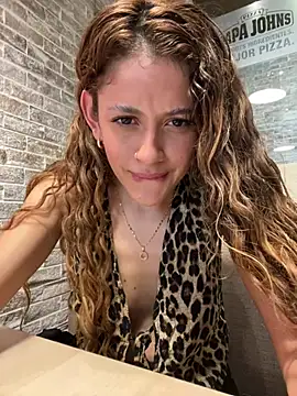 Snapshot of alana15 chatting on January 23, 2025, 6:45 pm alana15 online show from January 23, 2025, 6:45 pm