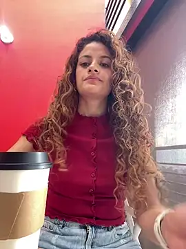 alana15 online show from March 11, 2026, 9:32 pm