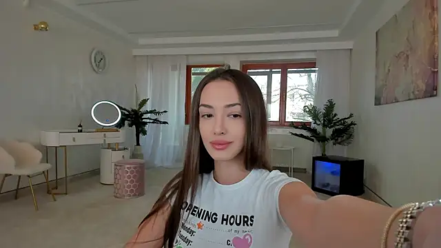 Snapshot of TiffanyHouston_ chatting on February 13, 2025, 7:13 am TiffanyHouston  online show from February 13, 2025, 7:13 am