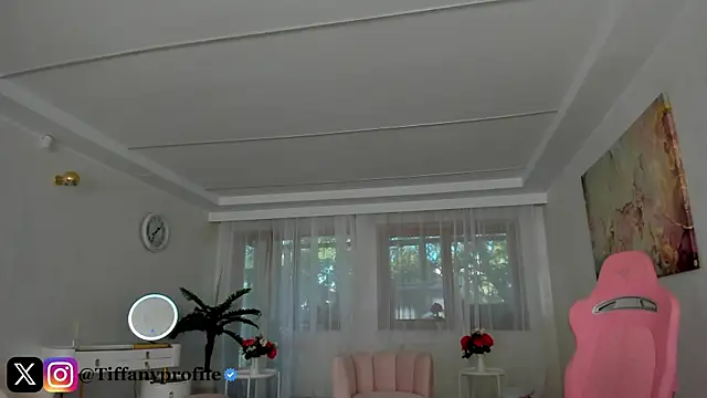 Snapshot of TiffanyHouston_ chatting on September 18, 2025, 6:15 am TiffanyHouston  online show from September 18, 2025, 6:15 am