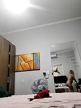 Snapshot of vivifernades chatting on January 5, 2025, 4:16 pm vivifernades online show from January 5, 2025, 4:16 pm