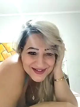 Snapshot of vivifernades chatting on January 13, 2025, 2:11 pm vivifernades online show from January 13, 2025, 2:11 pm