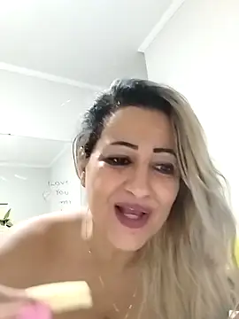 Snapshot of vivifernades chatting on January 14, 2025, 11:27 pm vivifernades online show from January 14, 2025, 11:27 pm