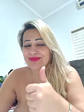 Snapshot of vivifernades chatting on February 25, 2025, 3:31 am vivifernades online show from February 25, 2025, 3:31 am