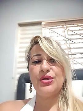 Snapshot of vivifernades chatting on February 11, 2026, 1:38 pm vivifernades online show from February 11, 2026, 1:38 pm