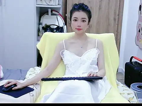 Snapshot of Cute_Ruby01 chatting on July 1, 2026, 2:29 pm Cute Ruby01 online show from July 1, 2026, 2:29 pm