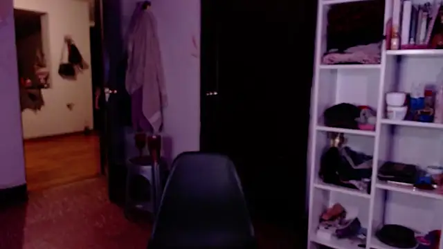 Snapshot of lil_daisy7 chatting on December 10, 2024, 12:39 am lil daisy7 online show from December 10, 2024, 12:39 am